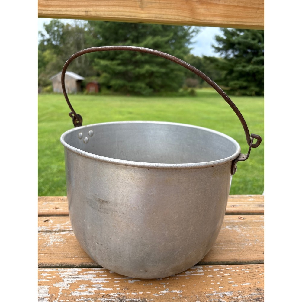 Vintage Aluminum Camping Stock Pot with Iron Bail Farmhouse Primitive Decor 10in